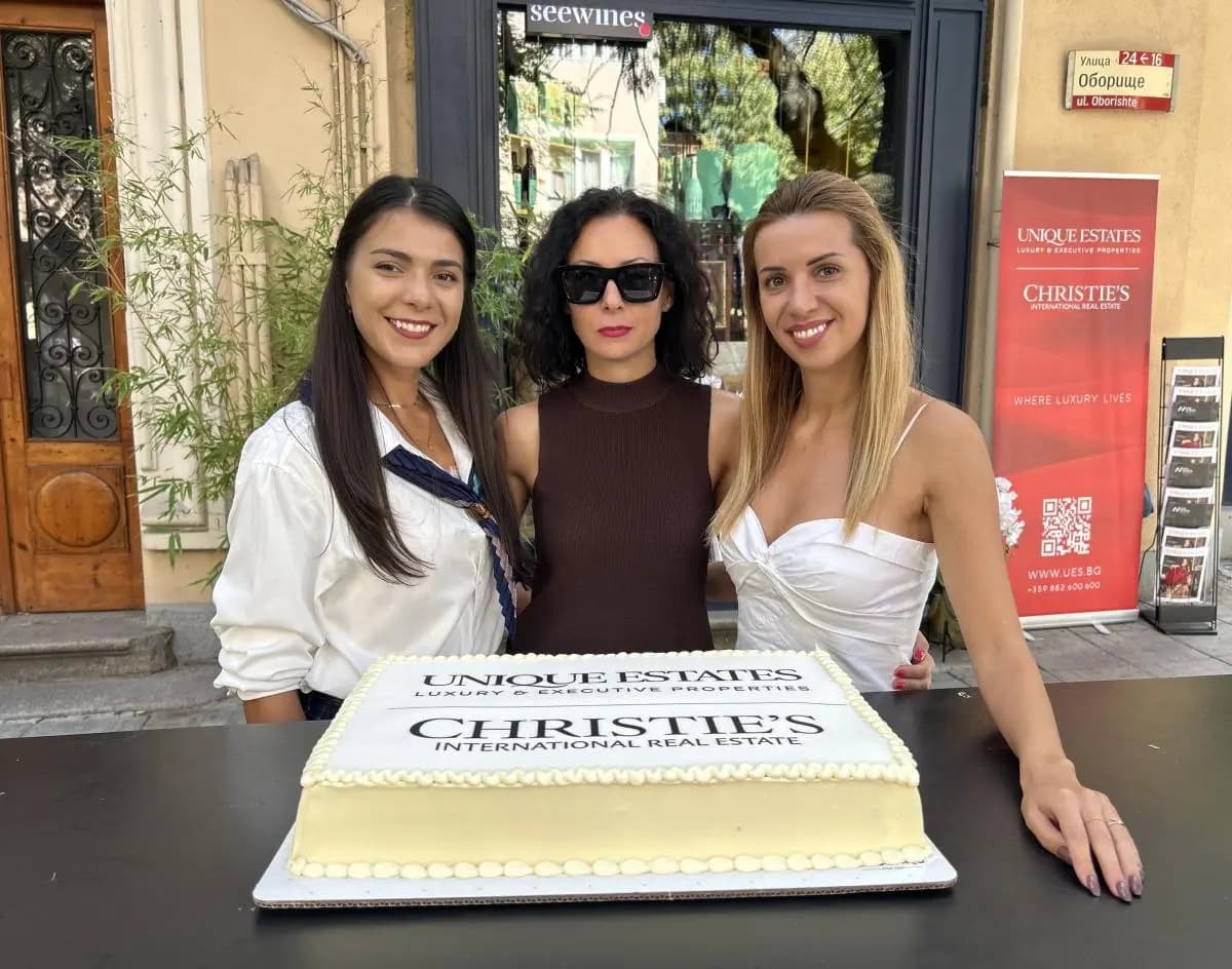 Unique Estates | Christie's International Real Estate – част от културния живот на ул. Оборище в „ГОЛЯМАТА МАСА: Една общност“