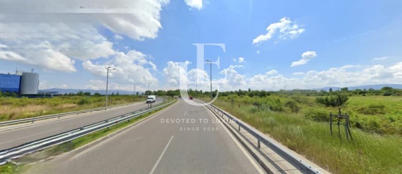 Отличен парцел до Терминал 2 на Летище София