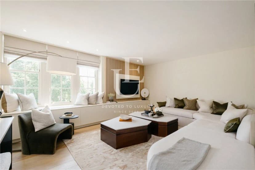 Stylish two-bedroom apartment next to Hyde Park