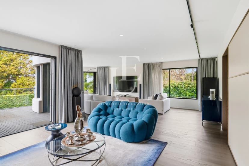 Stylish villa with four bedrooms next to Geneva