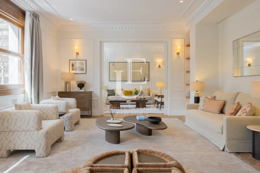 Art deco residence with 4 bedrooms in an iconic Madrid building