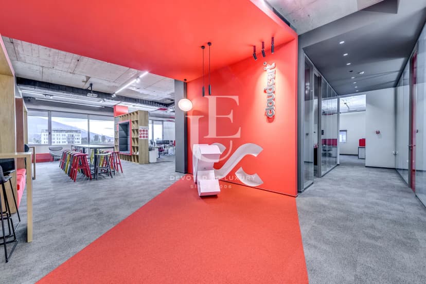 Spacious and functional office for rent in a prestigious building