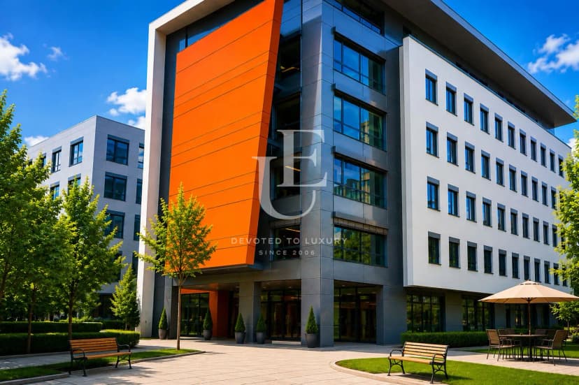 Office for rent in an office building with a beautiful courtyard
