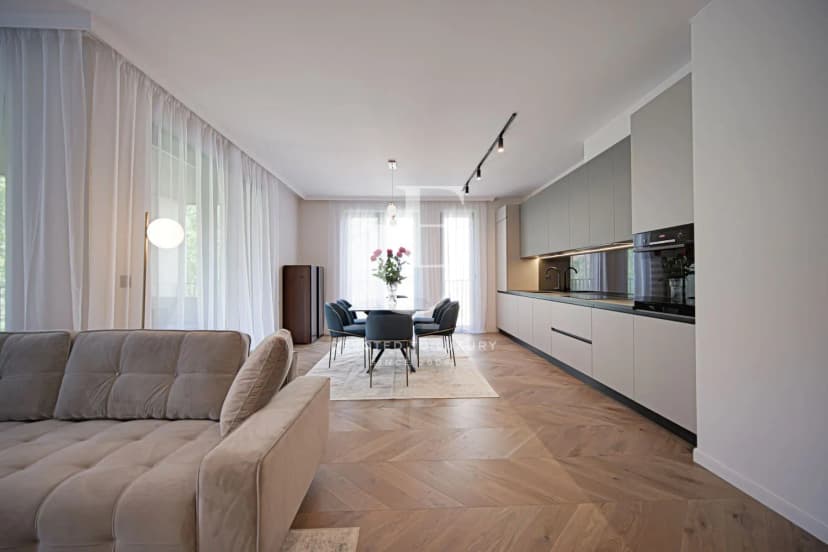 Luxurious apartment with three bedrooms for rent in Losenets