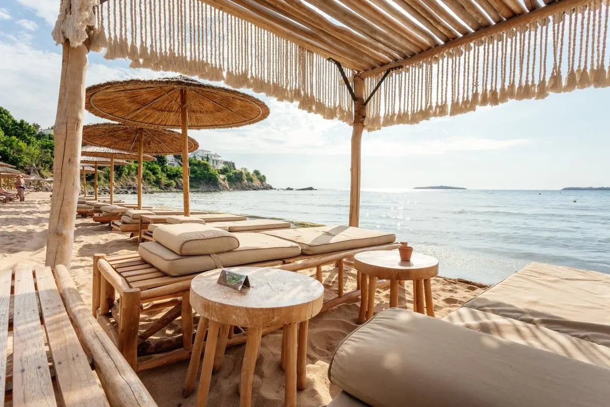 MODERN ECO CAMPING - Luxury and comfort on the beach 2