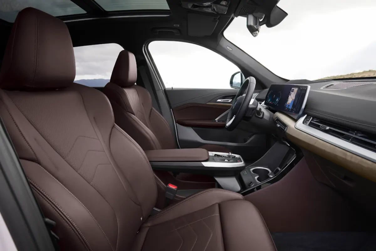 Clean, safe, perfect - the BMW X1 and BMW iX1! 2