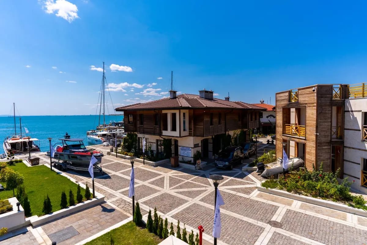 SEA, YACHT, HOME... 7