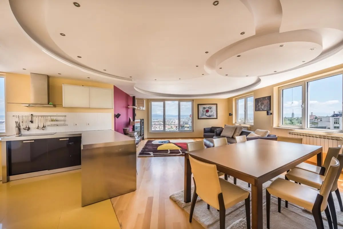 A stunning apartment with panoramic views in Lozenets area 4