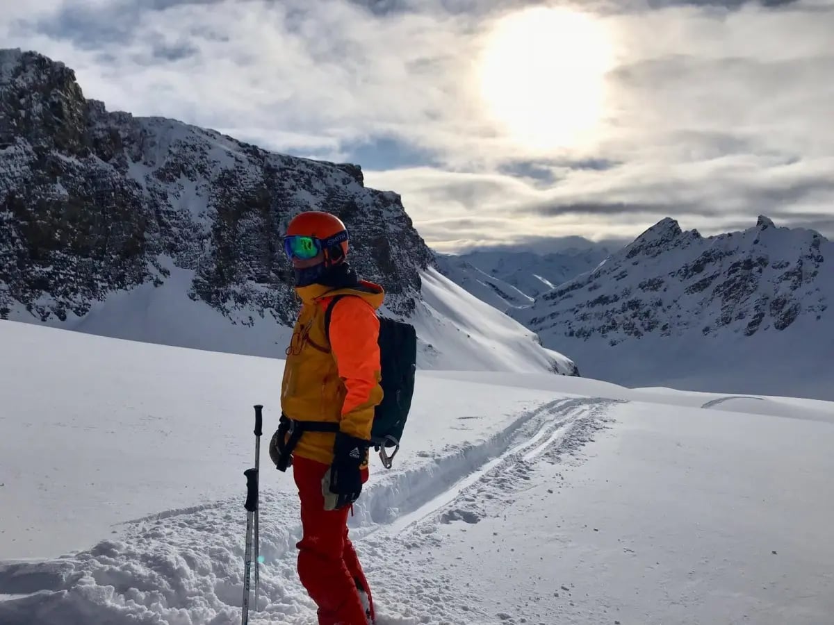 Around the world with  Unique Estates - Christo Iliev and Theodor Iliev heli-skiing in Canada 3