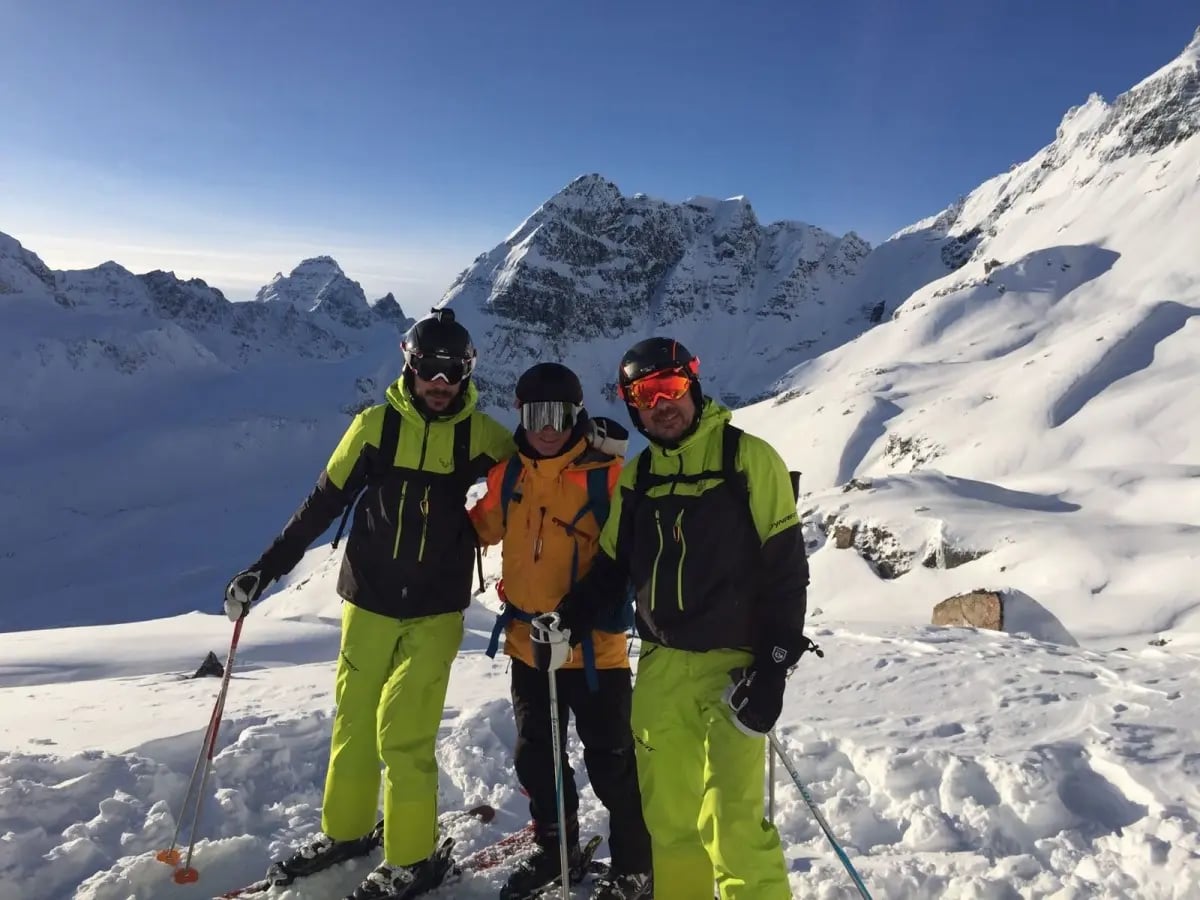 Around the world with  Unique Estates - Christo Iliev and Theodor Iliev heli-skiing in Canada 11