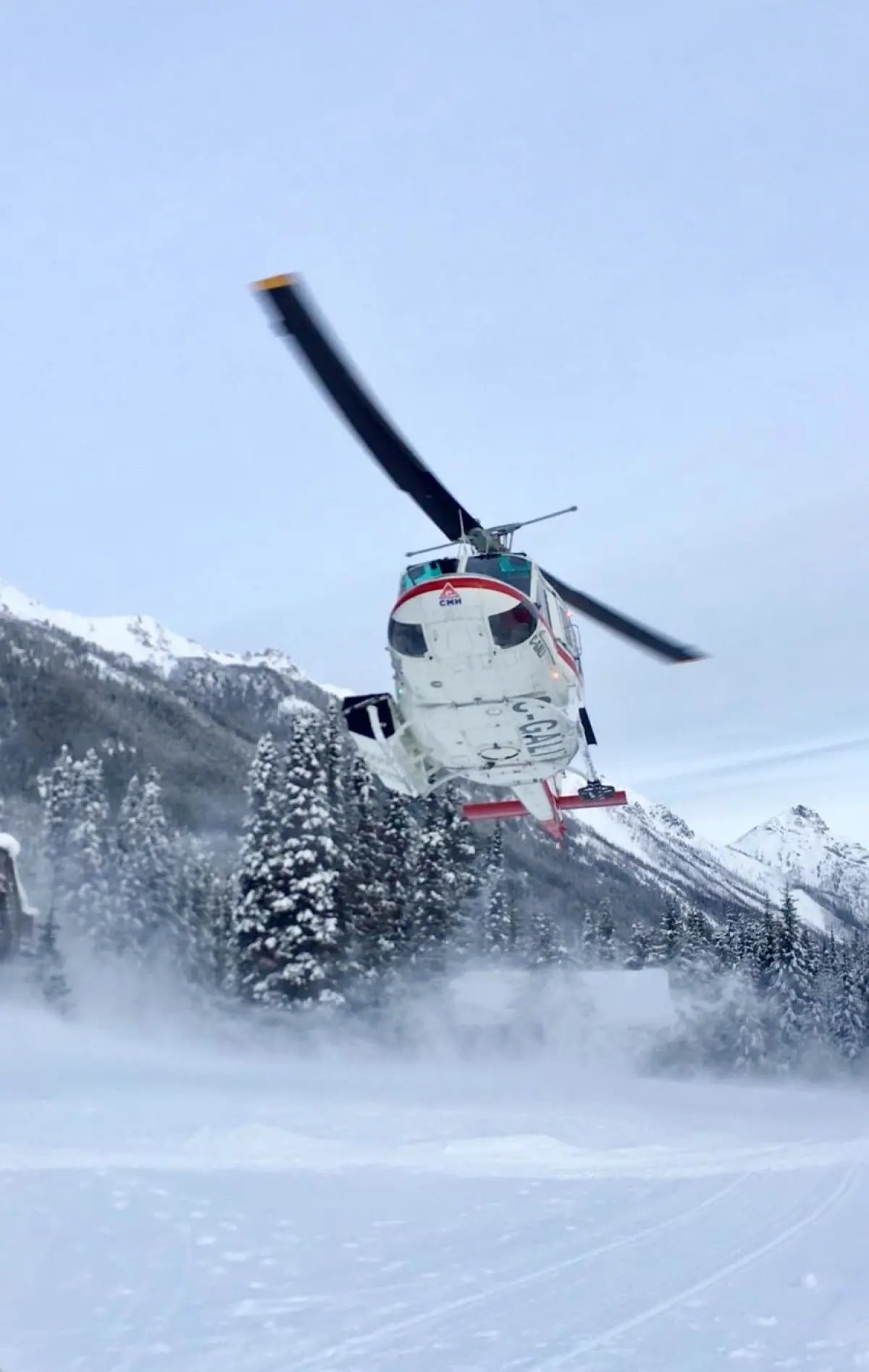Around the world with  Unique Estates - Christo Iliev and Theodor Iliev heli-skiing in Canada 13