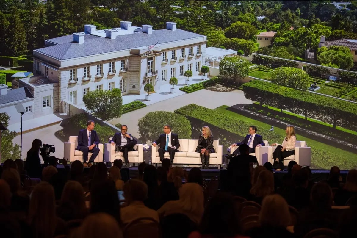 Unique Estates with 4 international marketing awards in the field of luxury properties 5
