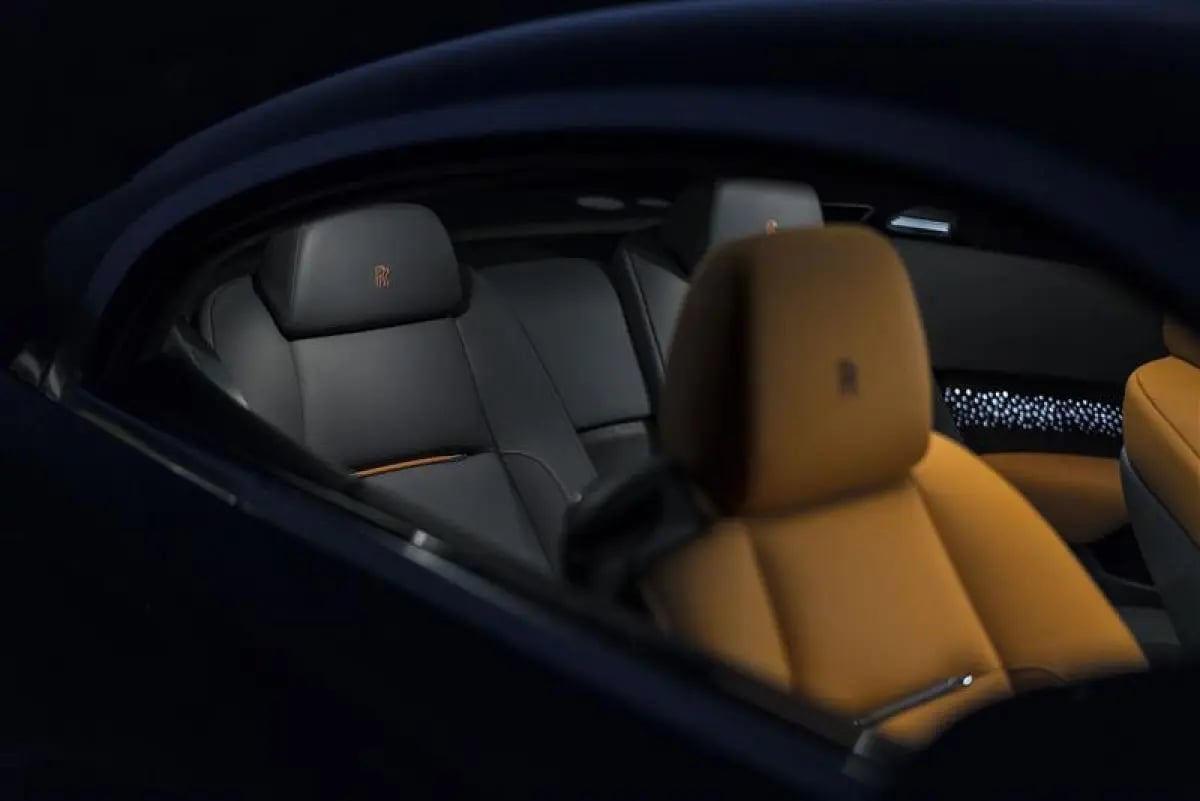 В смел израз на динамичен лукс, Rolls-Royce разкрива Wraith Luminary Collection 1