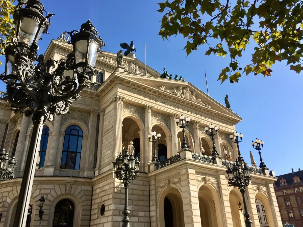 Around the world with Unique Estates - Sylvana Vassileva in Frankfurt 1
