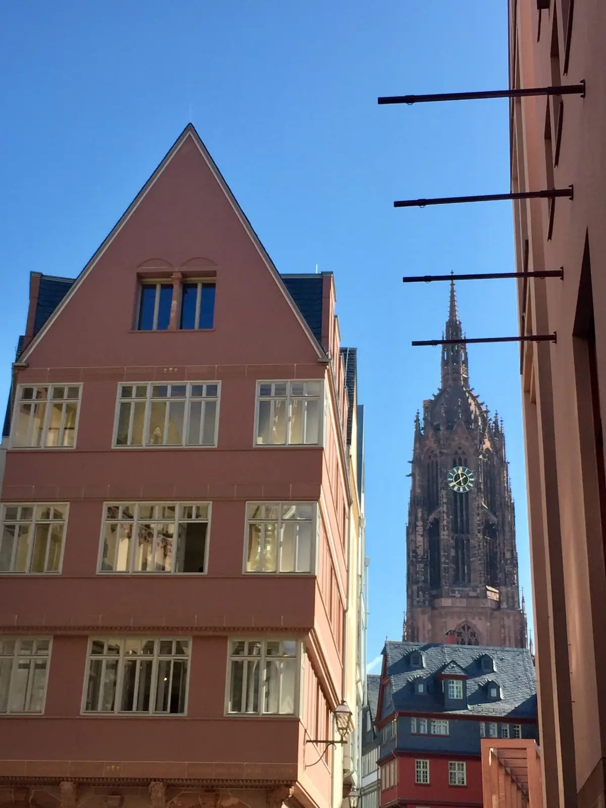 Around the world with Unique Estates - Sylvana Vassileva in Frankfurt 12