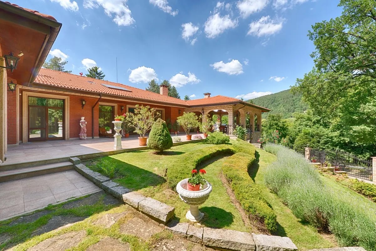 Open House Day - Exclusive mansion with view to Pancharevo Lake 1