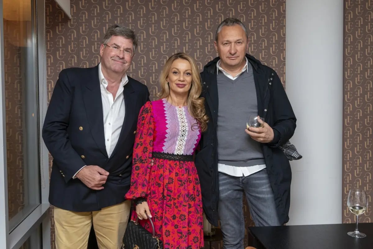Unique Estates celebrated the opening of its new modern office in the city with a glamorous party 40