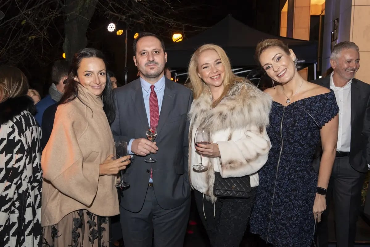 Unique Estates celebrated the opening of its new modern office in the city with a glamorous party 26