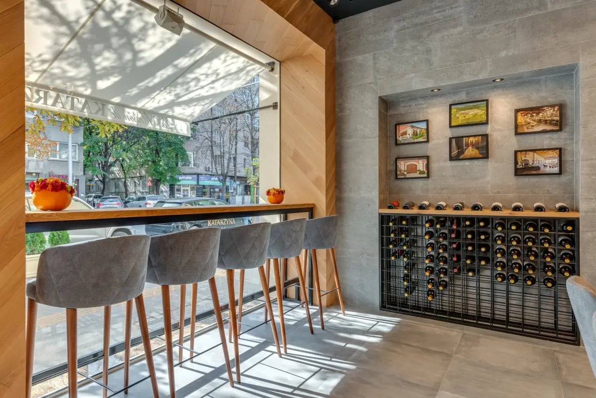 Clients of Unique Estates: At the house of wine 1
