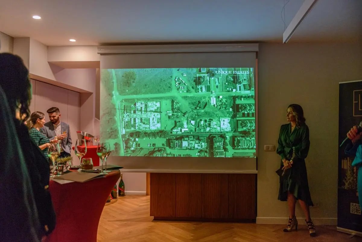 Unique Estates presented "La Ville" - a new compound of luxury houses part of the company's portfolio 13