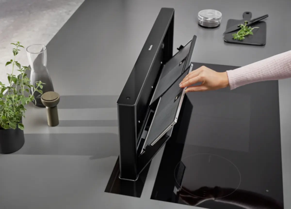 Нов модел абсорбатор от Miele - Black Levantar 4