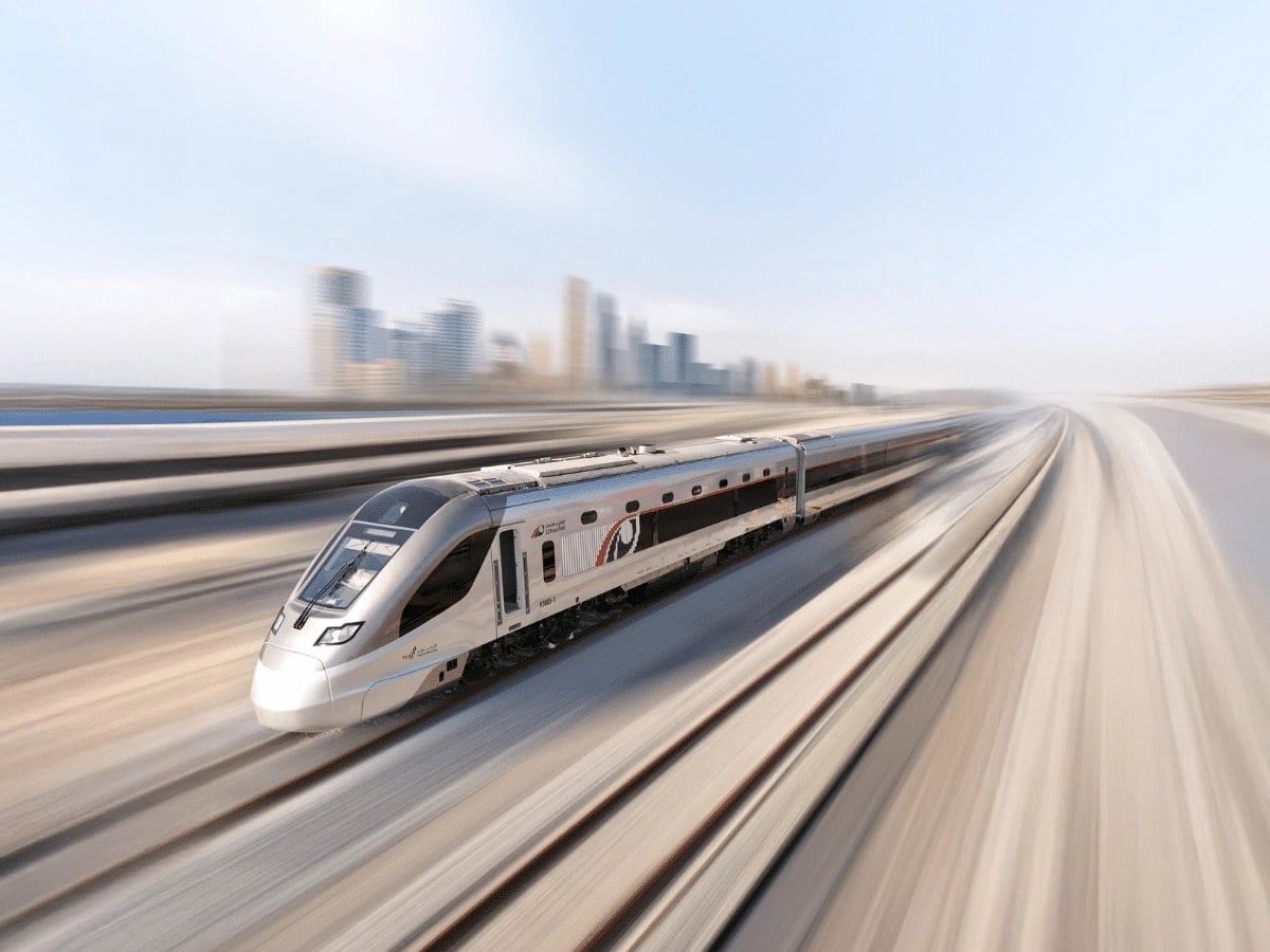 Стартирането на Etihad Rail – как ще повлияе на търсенето на имоти в Абу Даби и Дубай
