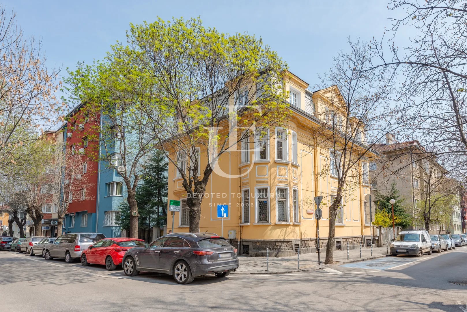 Уникалeн офис на два етажа в емблематична сграда под наем