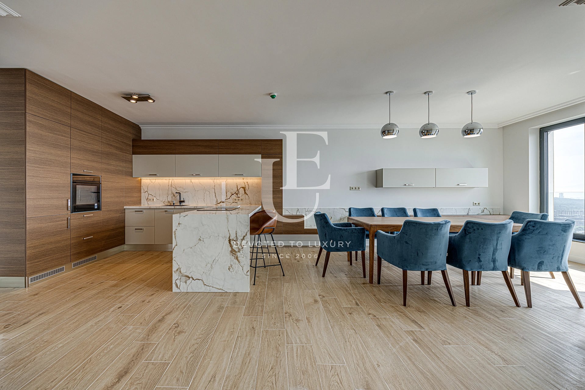 Panoramic two-bedroom apartment for sale with unique views in Smart Tower