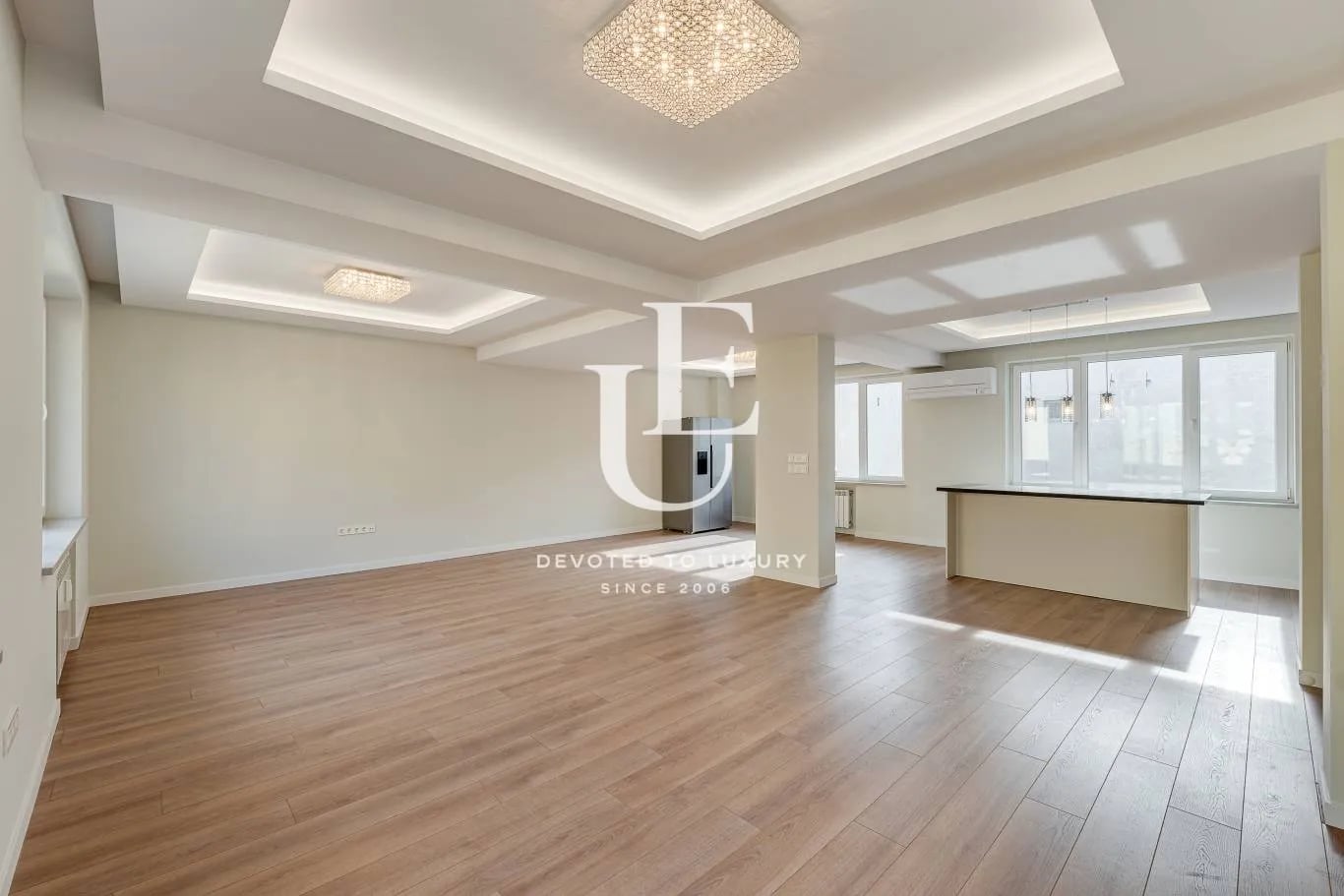 Four-room apartment for rent next to Vitosha Boulevard