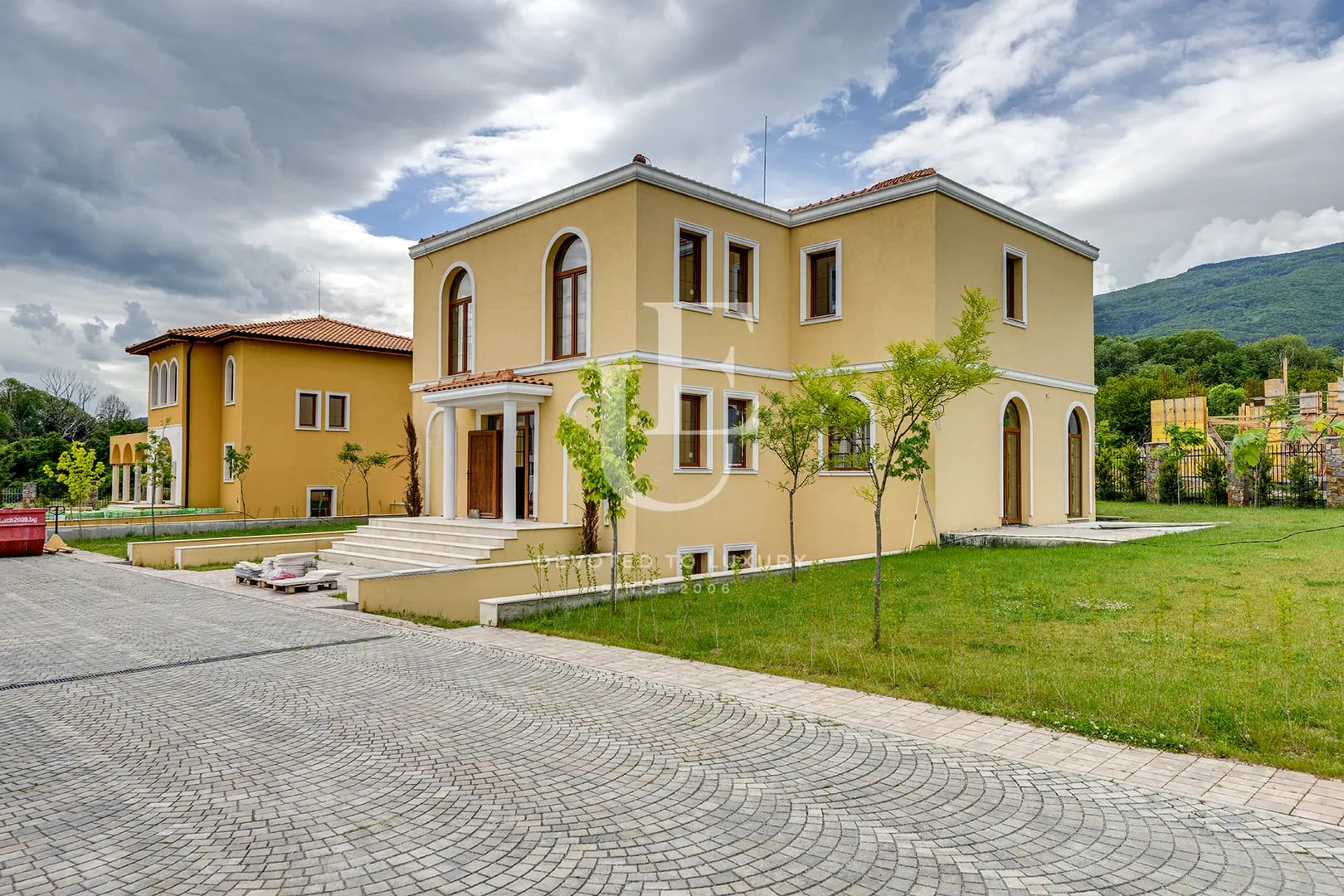 Прекрасна къща за продажба в затворен комплекс в Драгалевци