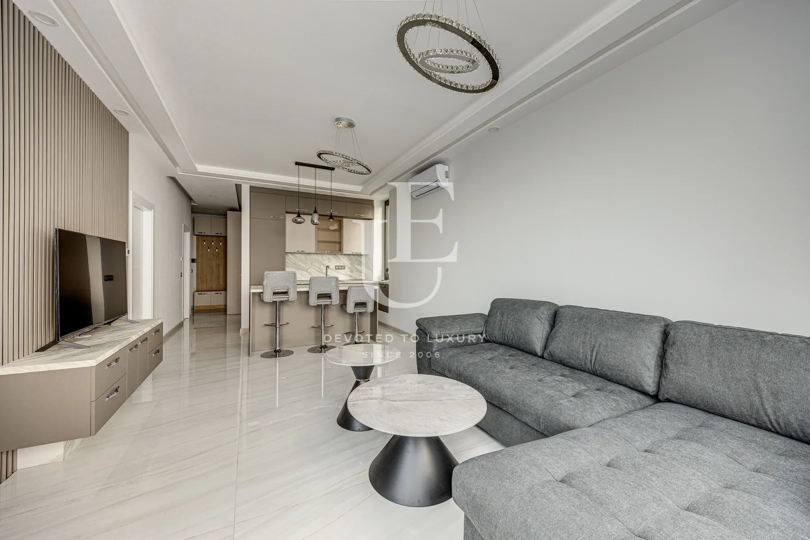 Two-room apartment for sale in a new building on Cherni Vrah Blvd