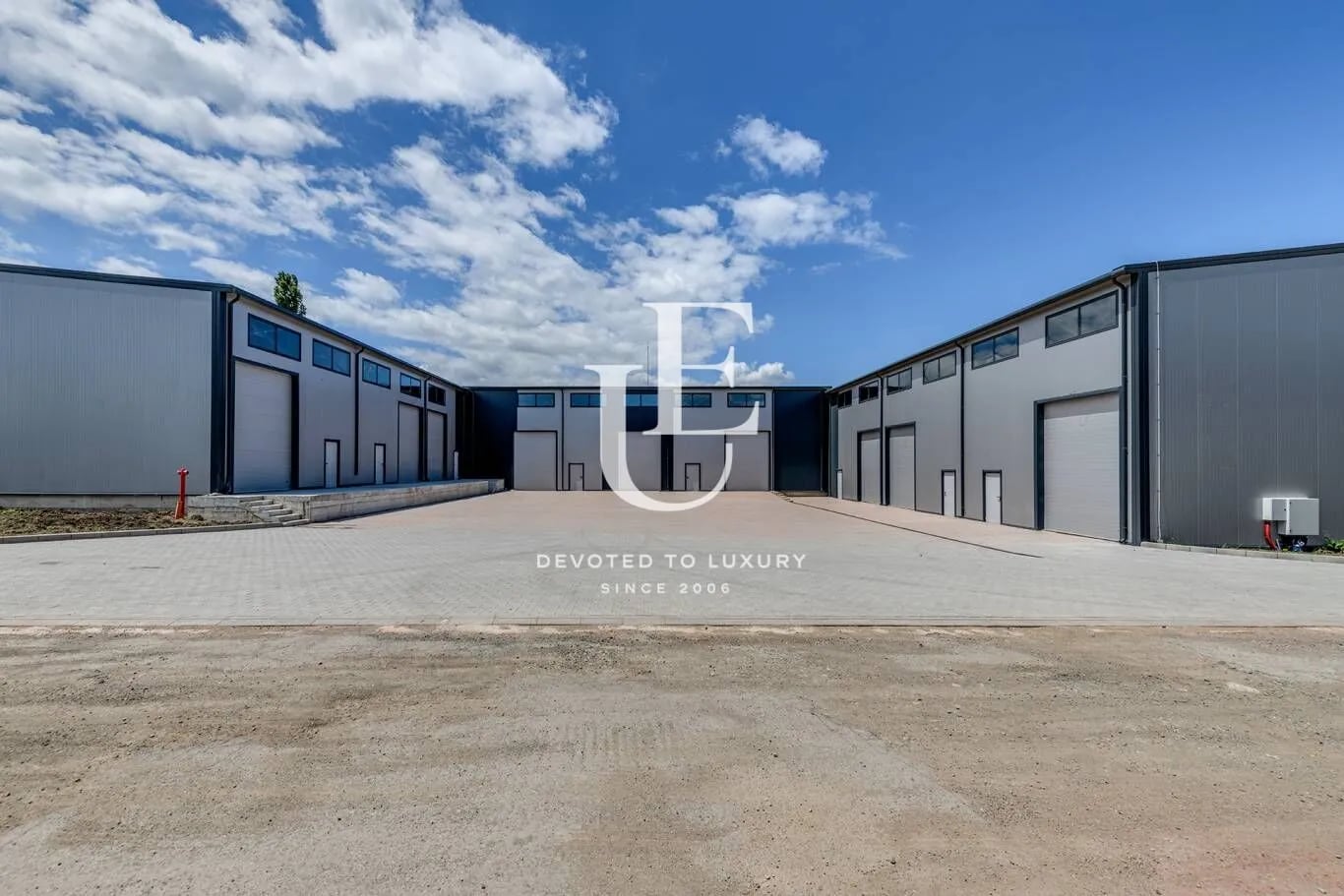 Warehouse for rent in a newly built facility