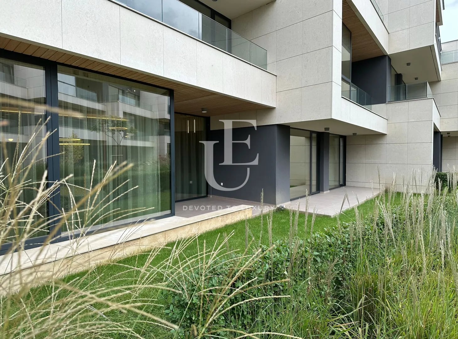 New, elegant apartment for rent in a gated complex with a yard