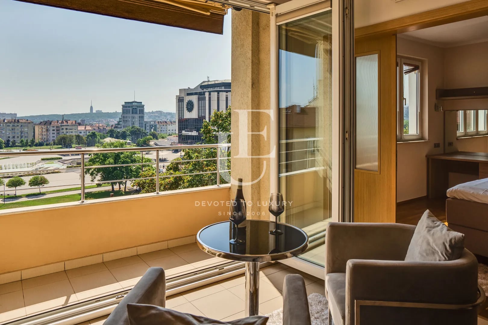 Three bedroom apartment with stunning views.