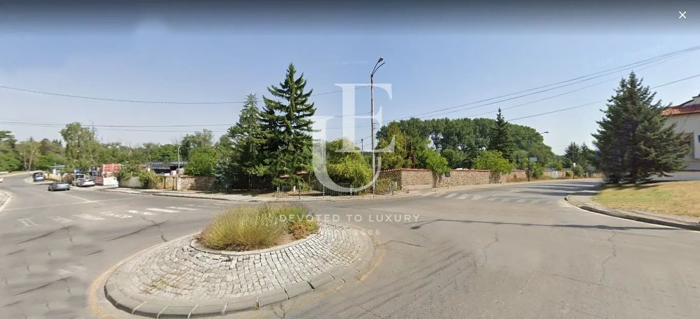 Plot for sale with a central location in Bankya