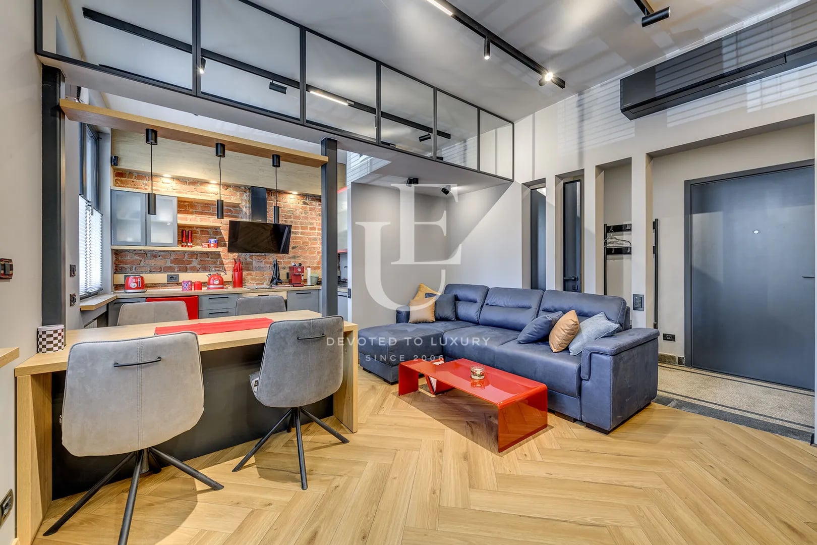 New apartment for rent in the heart of the city with parking