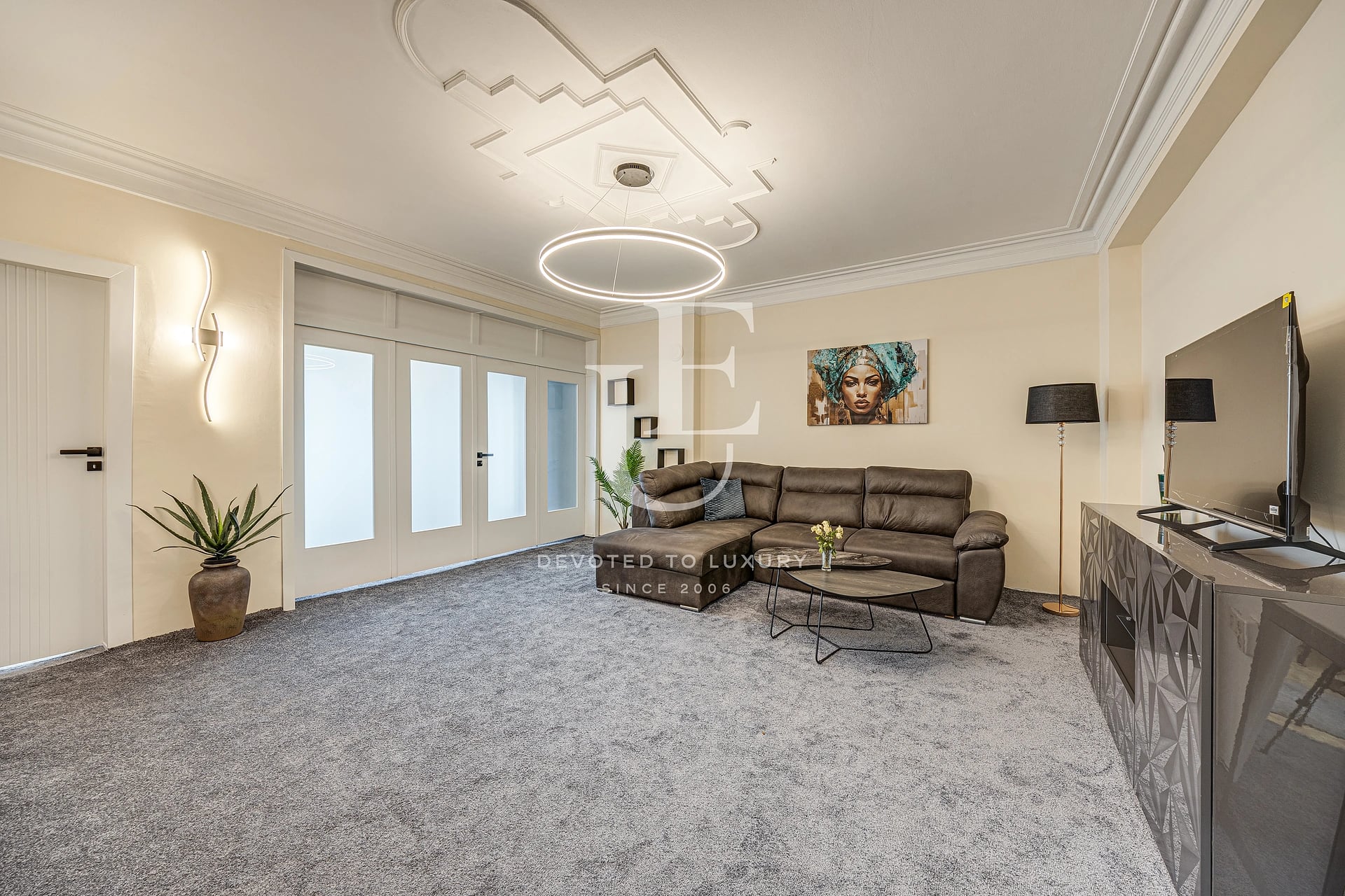 Three-bedroom apartment on Patriarch Evtimiy Blvd.