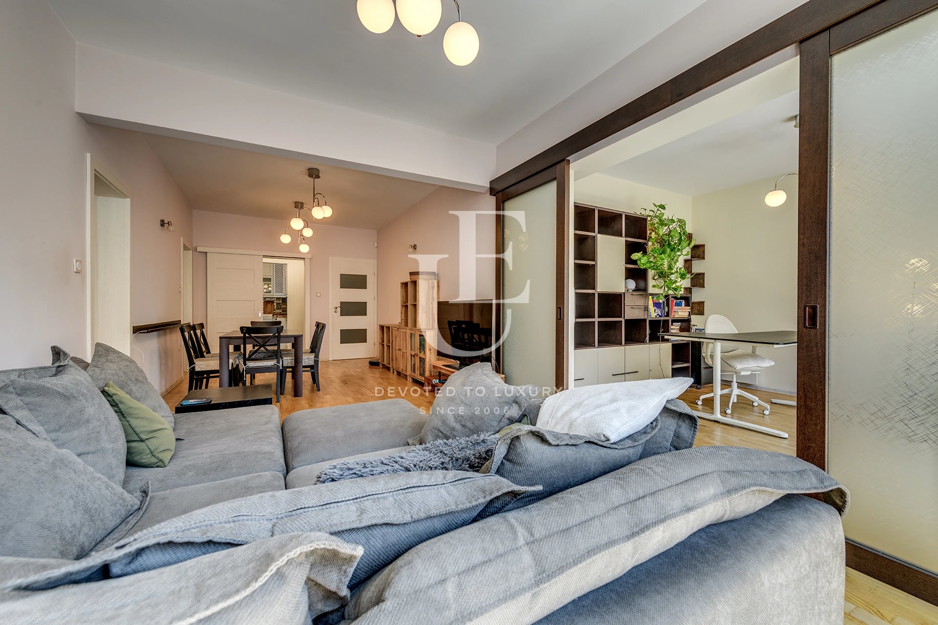Four-bedroom apartment for rent just steps from Borisova Gradina.