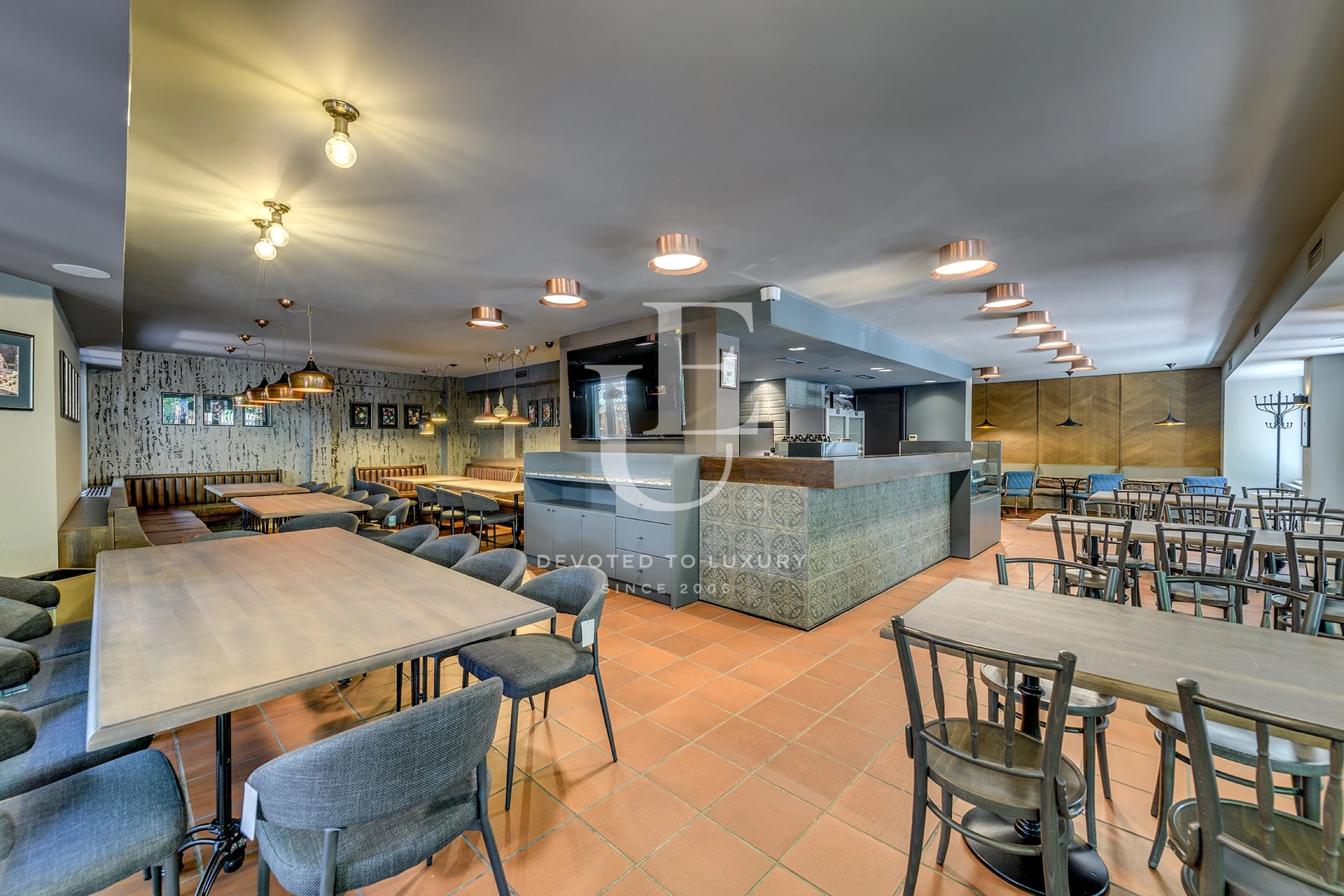Fully Equipped Restaurant with Outdoor Garden for Rent