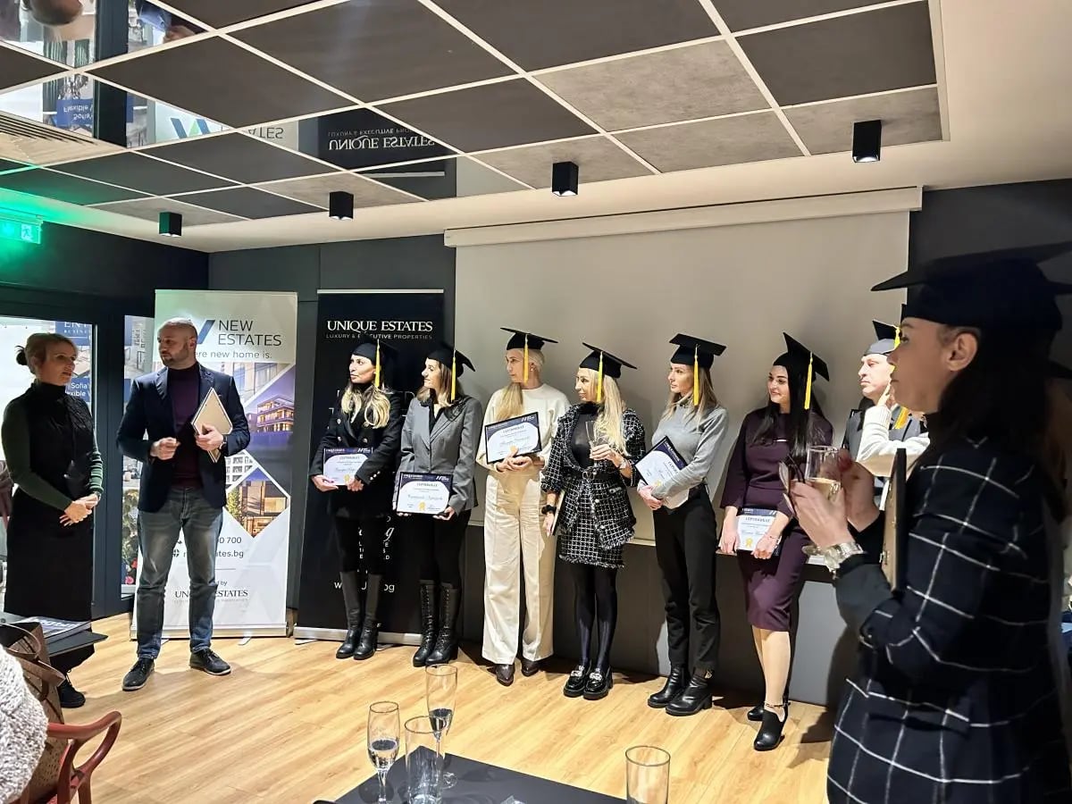The Finale of the First Mentor Academy at Unique Estates 6