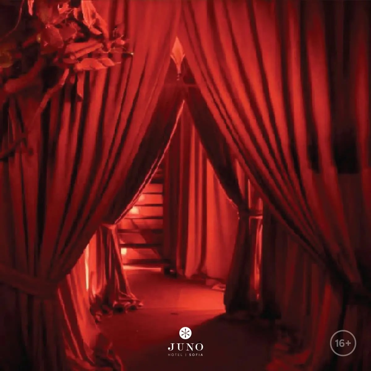 VEGAS, BABY! - a glamorous New Year's Eve at Hotel Junó 3