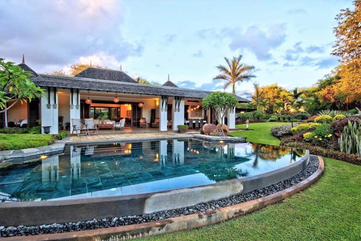 Welcome to Mauritius! Why to buy a property and invest on the island? 3