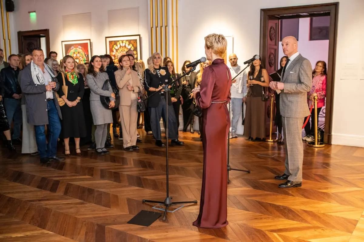 Световното изкуство в София: Vivacom Art Hall Oborishte 5 представя „Императриците“ на Деймиън Хърст с подкрепата на Unique Estates | Christie's International Real Estate