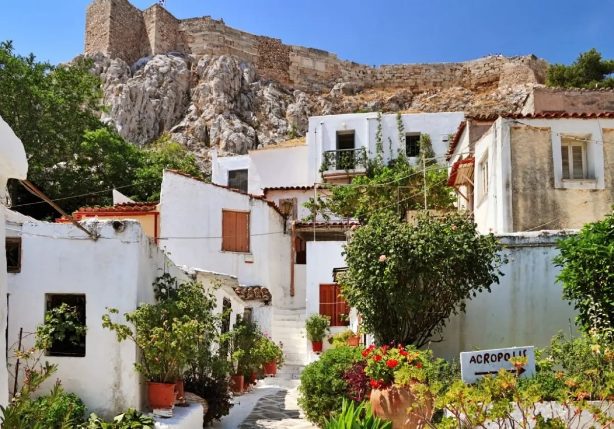 Summer Hot Spots, във фокус Атина 4