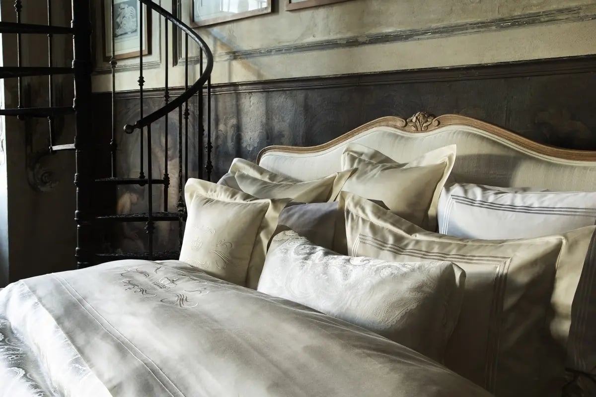Interior textiles - the beautiful home garment 19