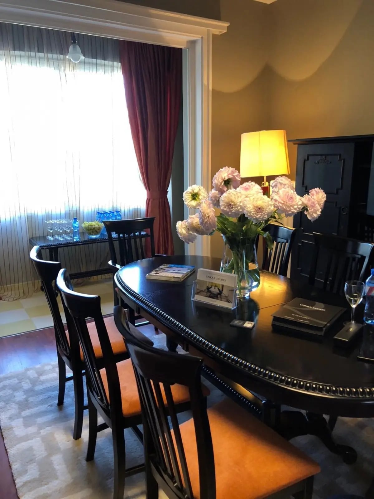 A sunny afternoon in an exclusive aristocratic property 1