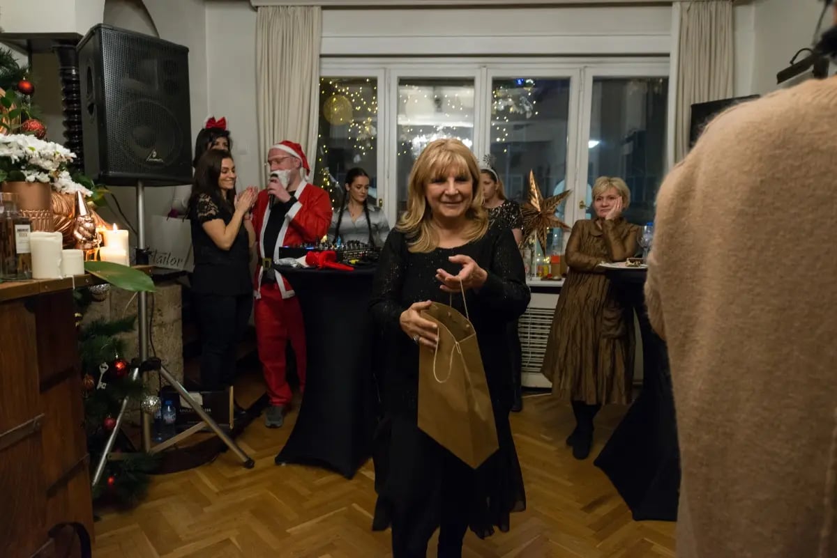 Коледа в Unique Estates 81