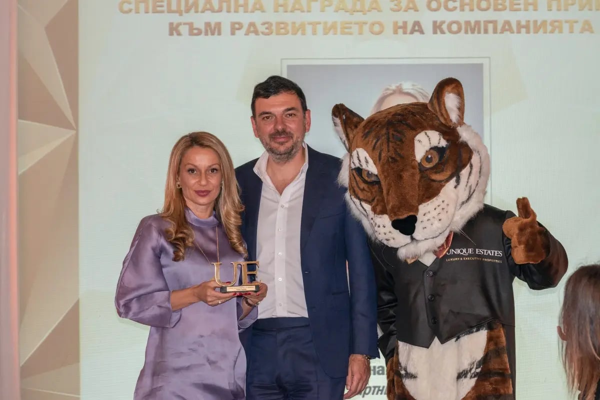 Изискана гала вечер и блестяща церемония по награждаване събра екипа на Unique Estates 16