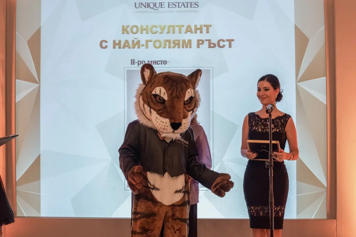 Изискана гала вечер и блестяща церемония по награждаване събра екипа на Unique Estates 24