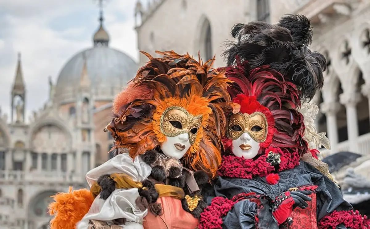Around the world with Unique Estates - Vesela Ilieva at the Venice Carnival 14